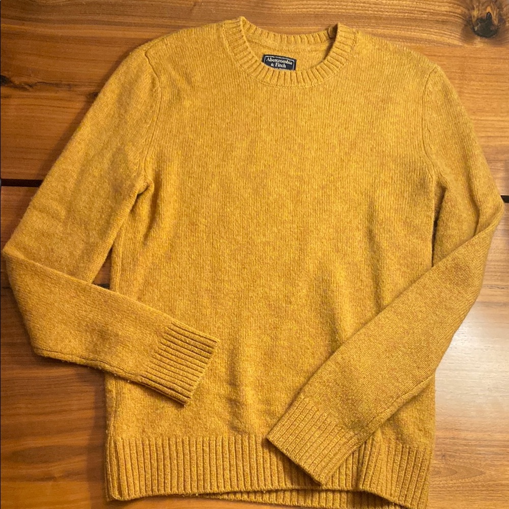 Abercrombie & Fitch Yellow Crewneck Sweater